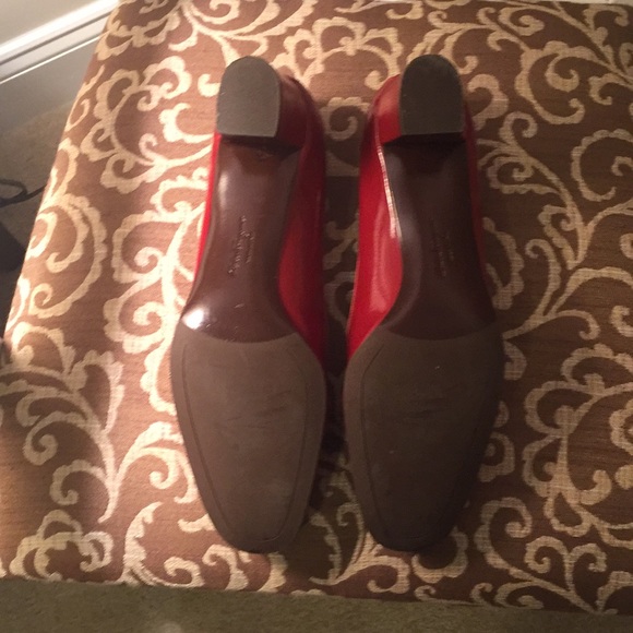Salvatore Ferragamo red heels - Picture 5 of 7